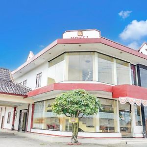 Collection O Kauman Near Stasiun Pekalongan Formerly Hotel Dian Chandar